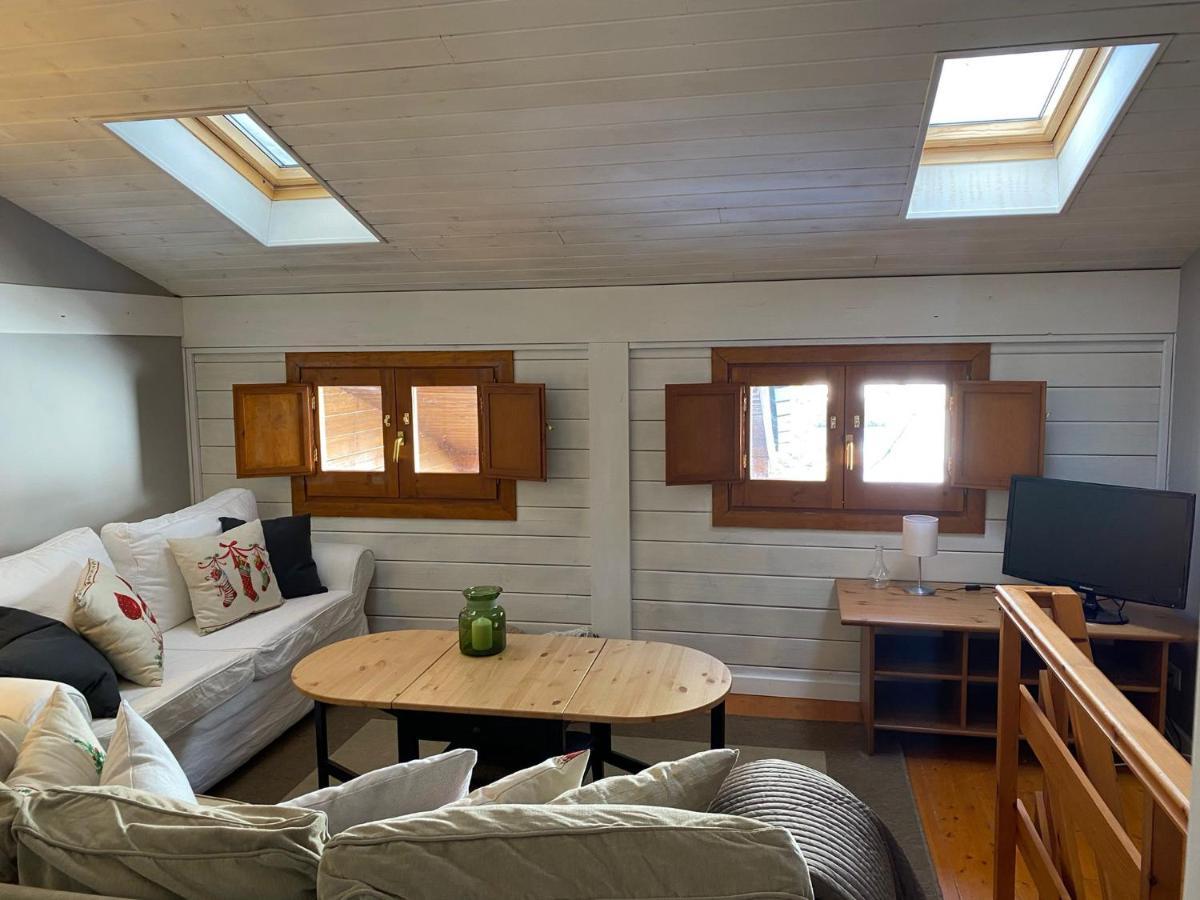 Acogedora Buardilla Duplex 6 Pax Apartamento Incles Exterior foto
